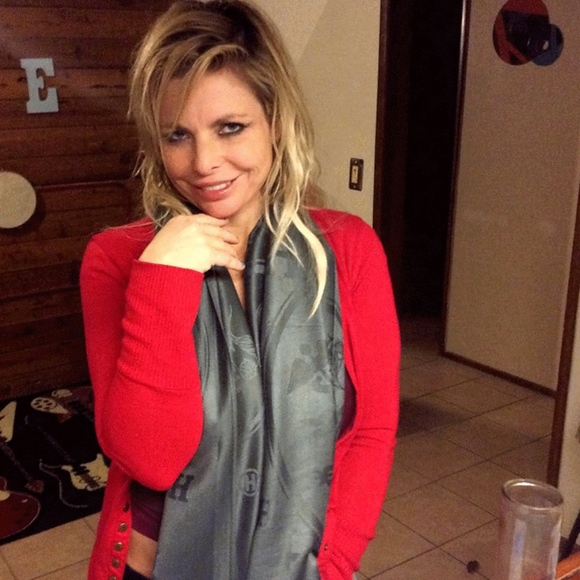 Meet your Posher, Everything Sexy. - Picture 3 of 7